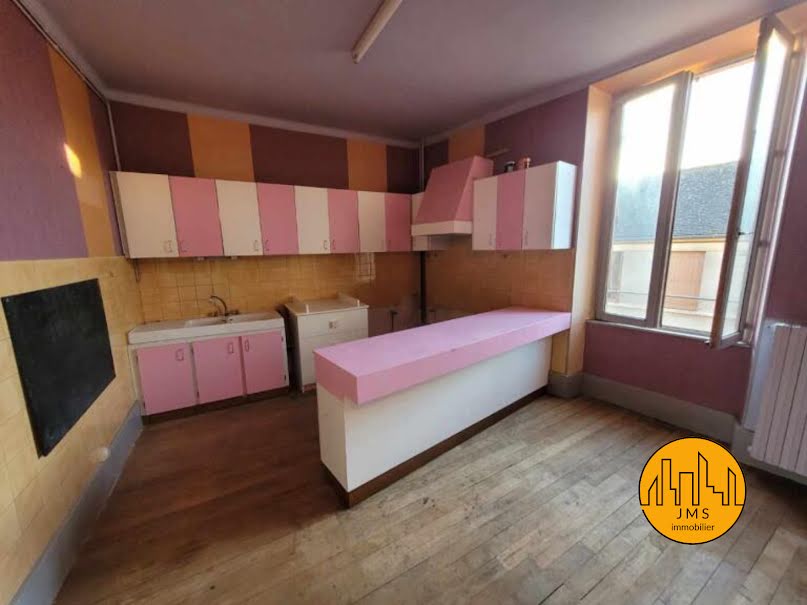 Vente maison 6 pièces 195 m² à Le Montet (03240), 86 400 €