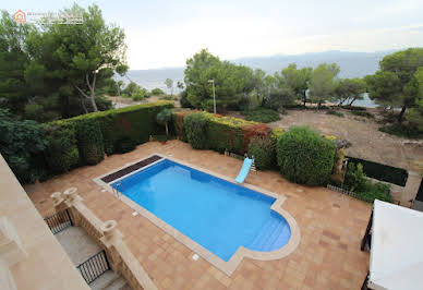 Villa with pool and terrace 4