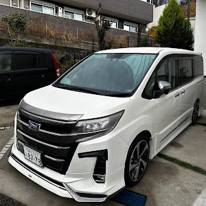 ノア ZWR80W