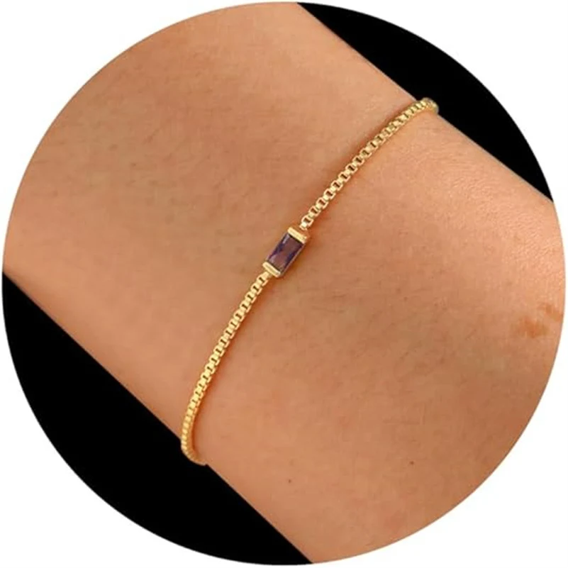 Pulsera Cadena Caja Zirconio Retro Europea Americana Un accesorio elegante con color y brillo que complementa tu estilo. Diseño versátil y atractivo.