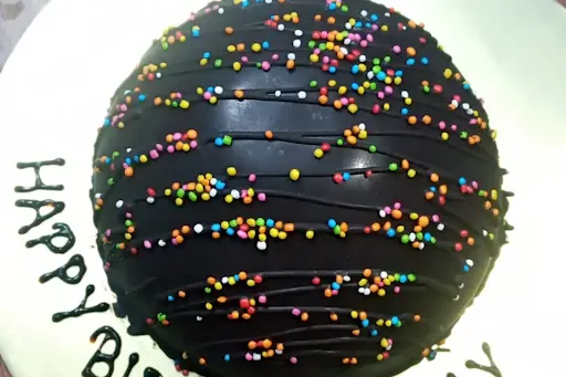 Half Round Chocolate Pinata With Hammer