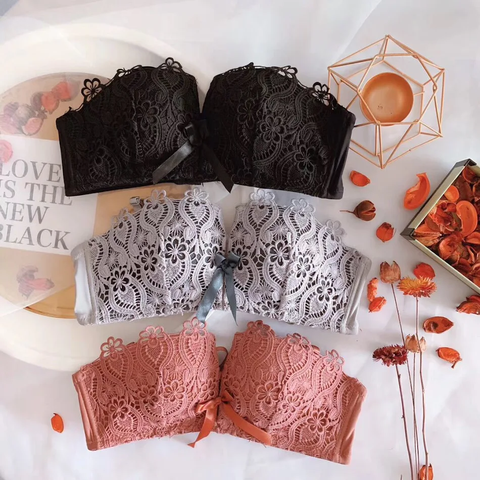 Soutien-gorge sexy en dentelle quadrangulaire pour une silhouette sublimée et un confort optimal. Le choix parfait pour se sentir irrésistible.