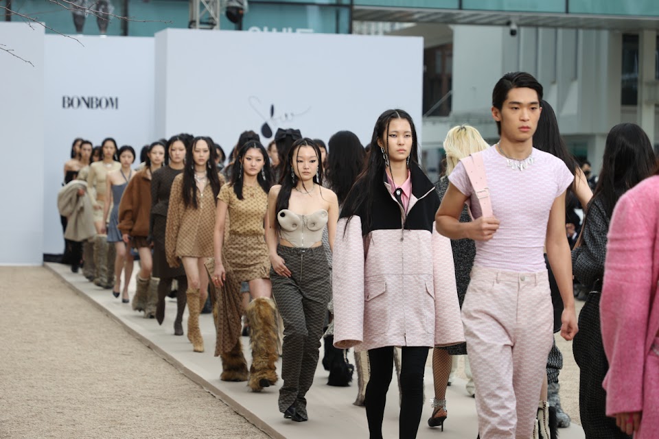 NewJeans Steals the Spotlight at the Seoul Fashion Week Fall 2023