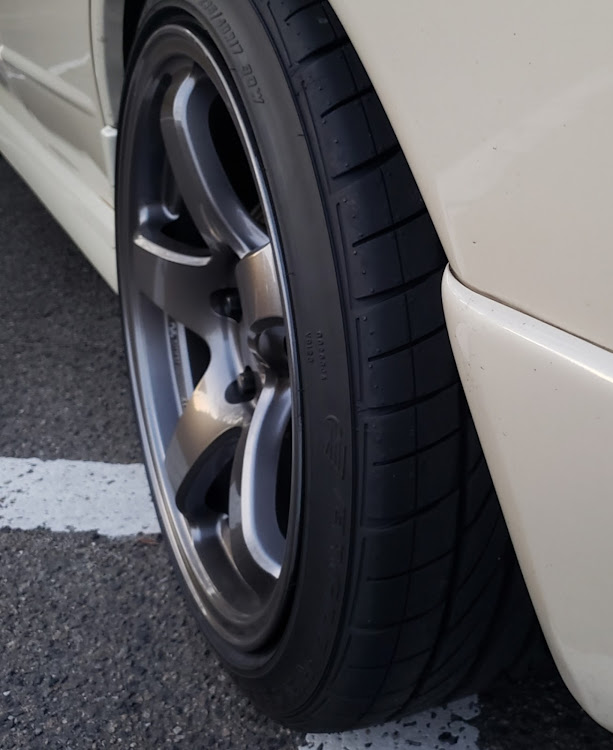 スカイラインのHCR32・PF05・グッドイヤーレブスペック RS02・ホイール交換・タイヤ交換に関するカスタム事例の投稿画像4枚目