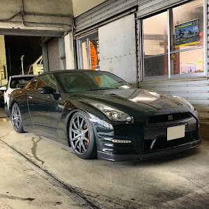 NISSAN GT-R R35