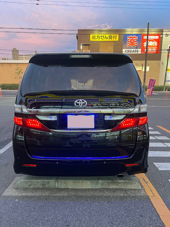 ヴェルファイアのちょうど良い車高・洗車・ドライブ・ヴェルファイア20系に関するカスタム事例の投稿画像1枚目
