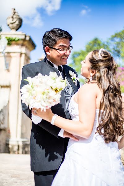 Fotógrafo de casamento Pavel Tolmachev (tolpavel). Foto de 12 de agosto 2015