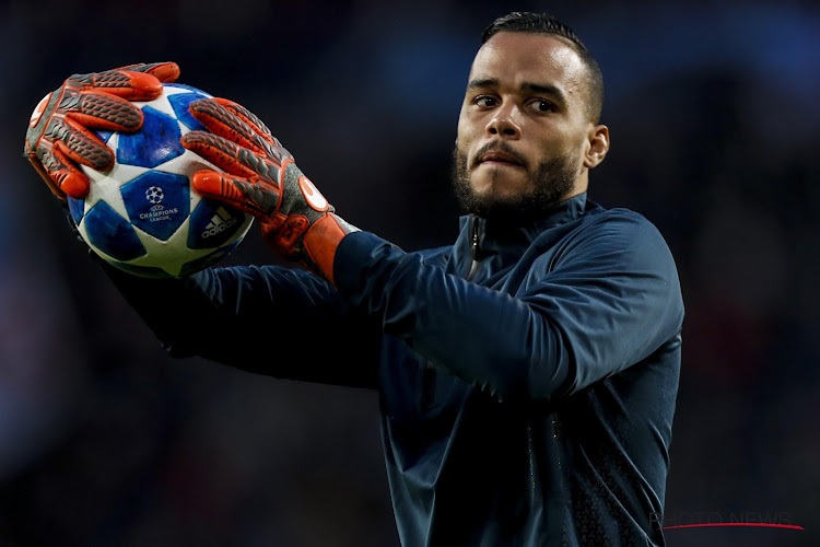 Tottenham haalt ex-keeper terug nadat hij deze zomer aan de deur werd gezet