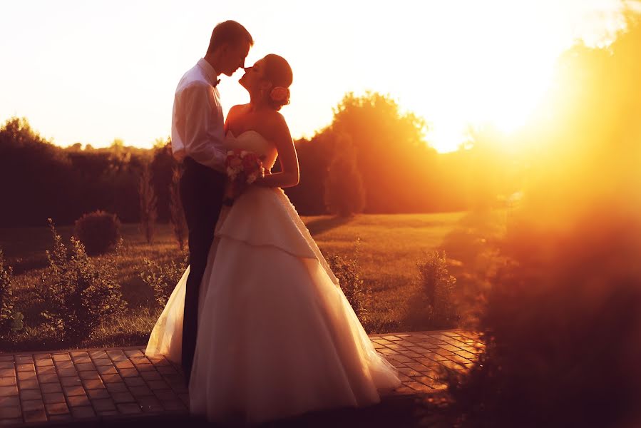 Wedding photographer Katya Chernyshova (katyavesna). Photo of 9 July 2015