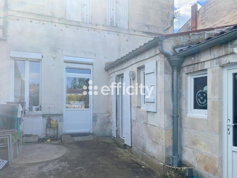 Vente maison 9 pièces 175 m² à Saintes (17100), 420 000 €