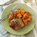 Peachy Chicken with Sweet Potatoes Recipe was pinched from <a href="http://www.tasteofhome.com/recipes/peachy-chicken-with-sweet-potatoes" target="_blank">www.tasteofhome.com.</a>