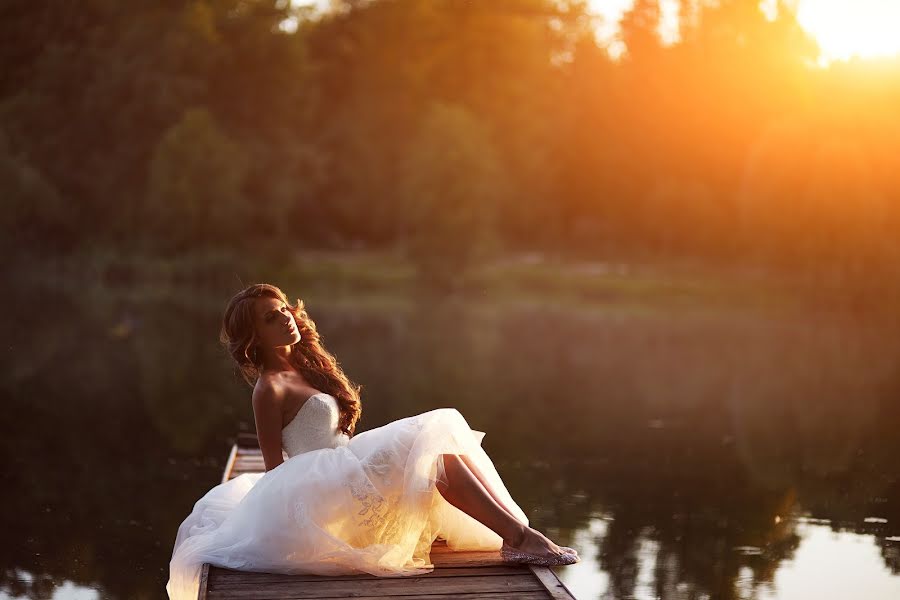 Wedding photographer Evgeniya Krasovskaya (alessa-white). Photo of 11 September 2014