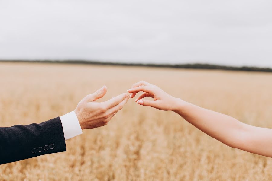 Wedding photographer Maksim Rogulkin (maximrogulkin). Photo of 17 October 2019