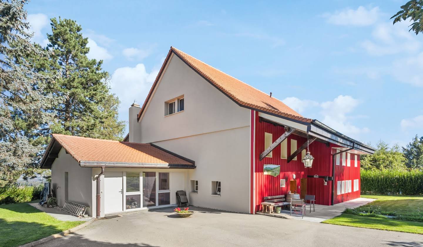 Farm house with garden Épendes