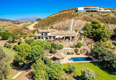 Maison avec piscine et terrasse 10