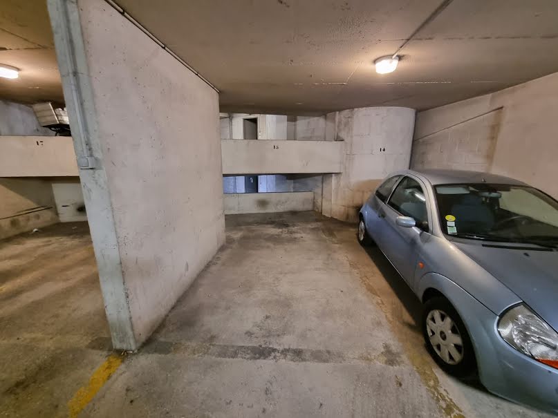 Vente parking  11 m² à Paris 16ème (75016), 41 800 €