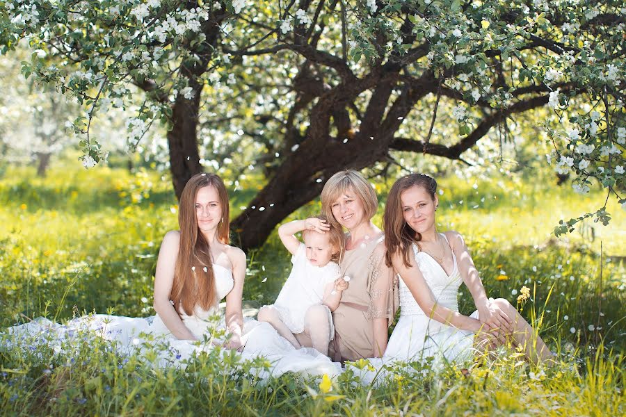 Wedding photographer Vera Gridneva (veverka). Photo of 19 May 2014