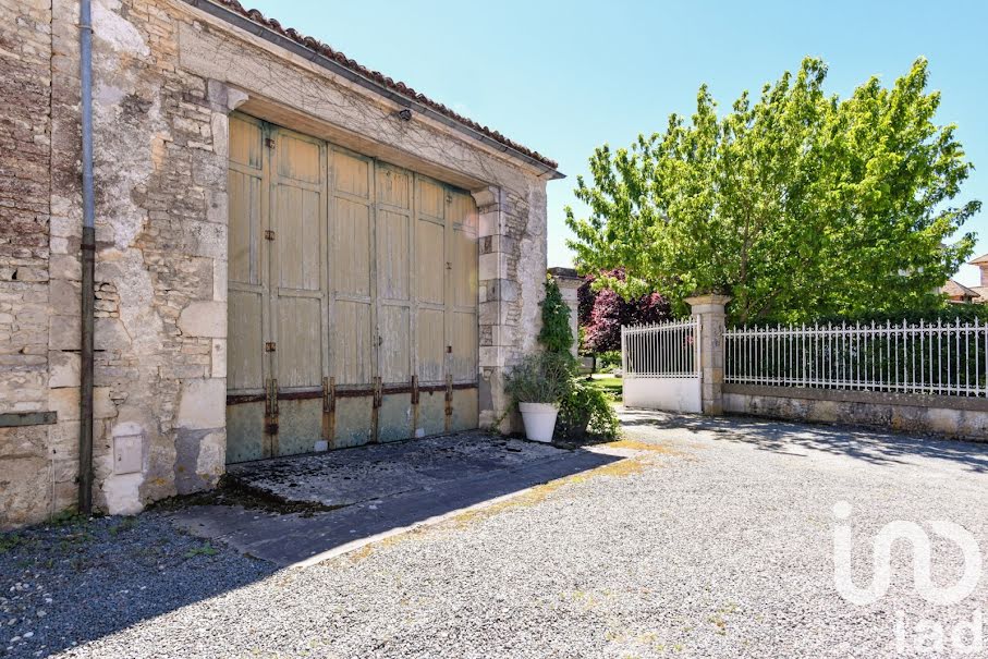 Vente maison 12 pièces 403 m² à Puyravault (17700), 740 000 €