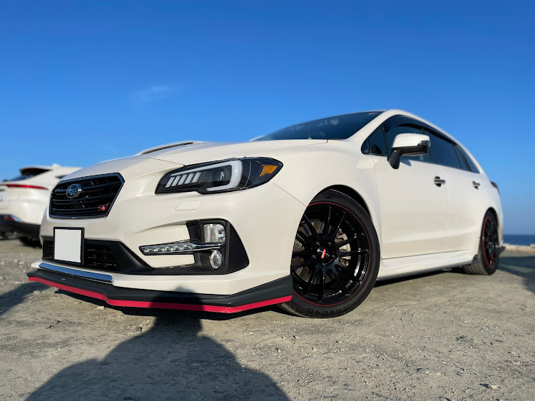 レヴォーグの78works・rays・sti・柿本改 Regu.06&Rに関するカスタム事例の投稿画像1枚目