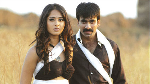 Anushka Shetty and Ravi Teja hot in Vikramarkudu