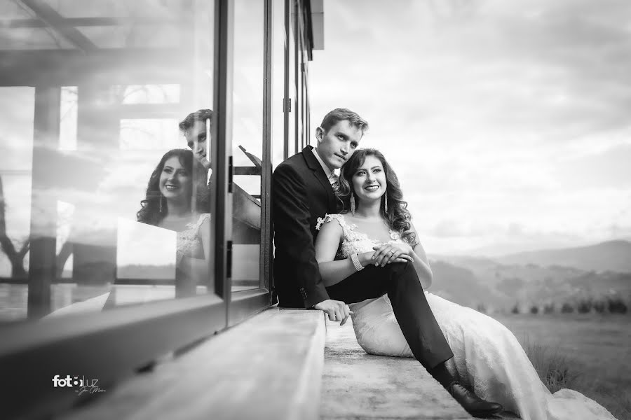 Fotografo di matrimoni Jhon Molina (fotoluzstudio). Foto del 30 aprile 2021