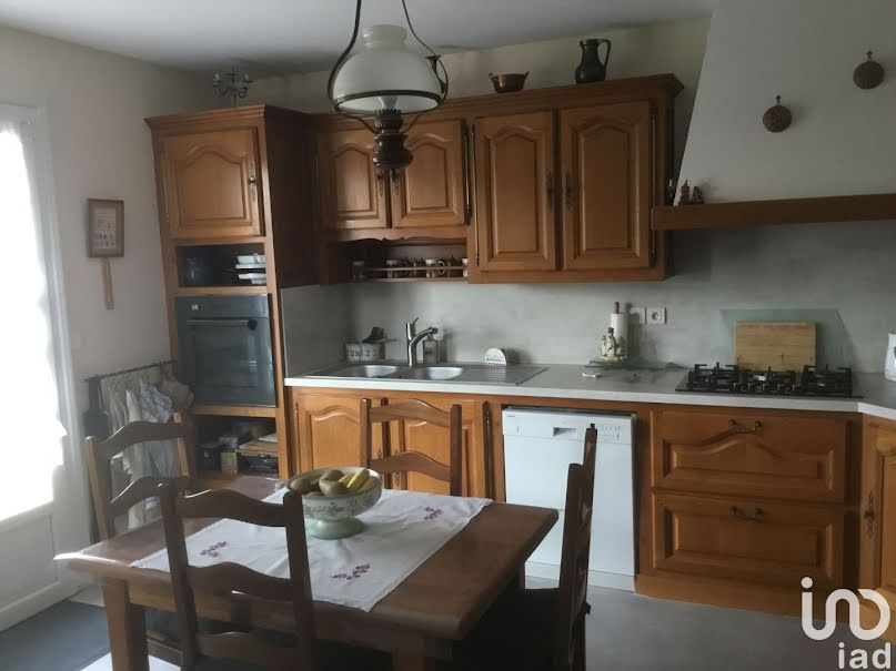 Vente maison 7 pièces 145 m² à Melleray (72320), 229 500 €