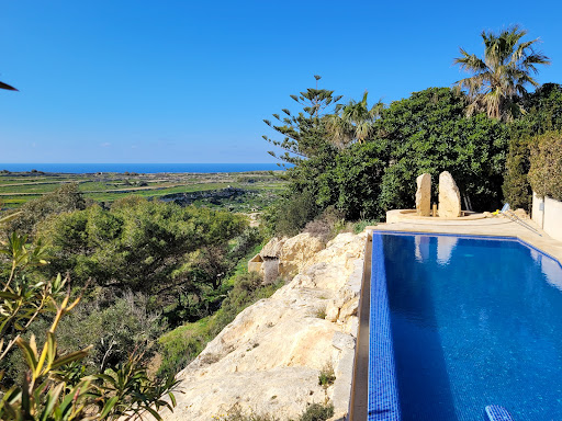 Villa avec piscine et jardin 3