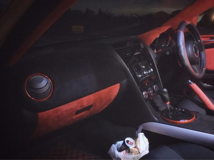 RX-8のDIY・rx-8・ダッシュボード・スウェードに関するカスタム事例の投稿画像5枚目
