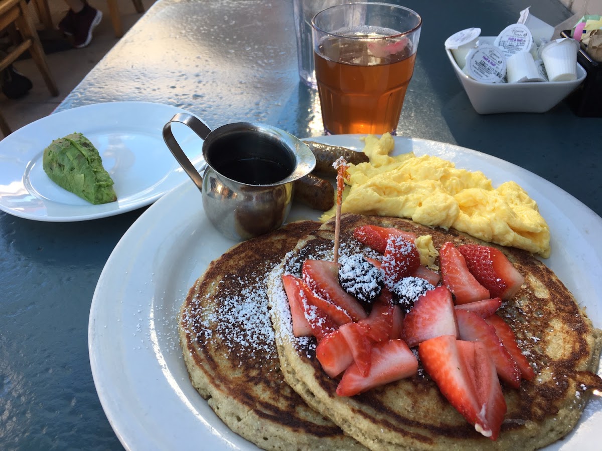 This restaurant is amazing. Loved the service, ambiance and food! I had the buck baked pancakes. First time at this restaurant while I was in town. Can't wait to return to Long Beach just to stop by this restaurant.