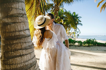 Fotógrafo de casamento Elena Mikhaylova (elenamikhaylova). Foto de 8 de abril 2022