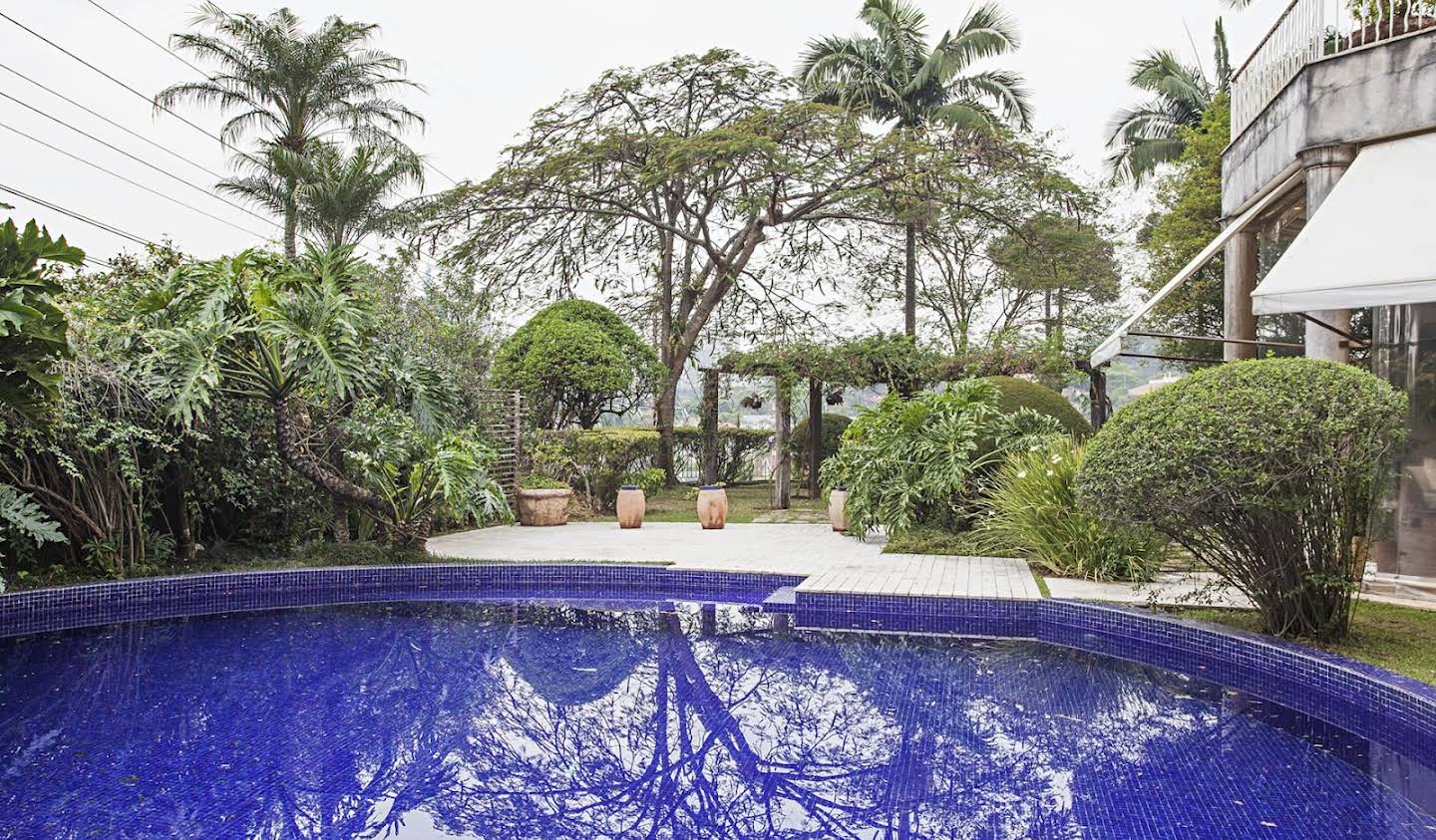 House with pool and garden São Paulo