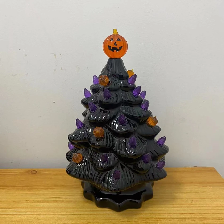 Arbre de Noël Halloween en céramique à piles avec citrouilles pour une décoration festive, sûre et charmante, illuminant votre intérieur