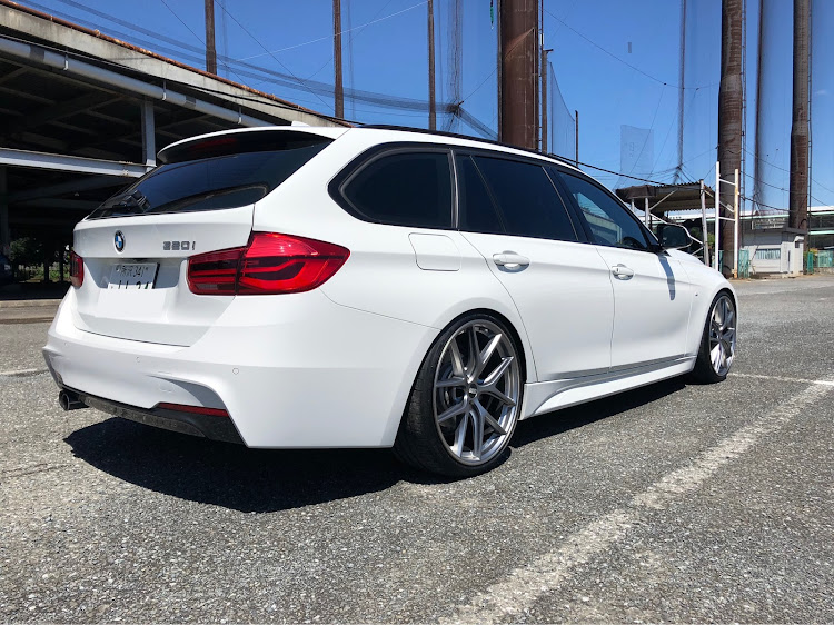 3シリーズ ツーリングの車高調整に関するカスタム事例の投稿画像2枚目