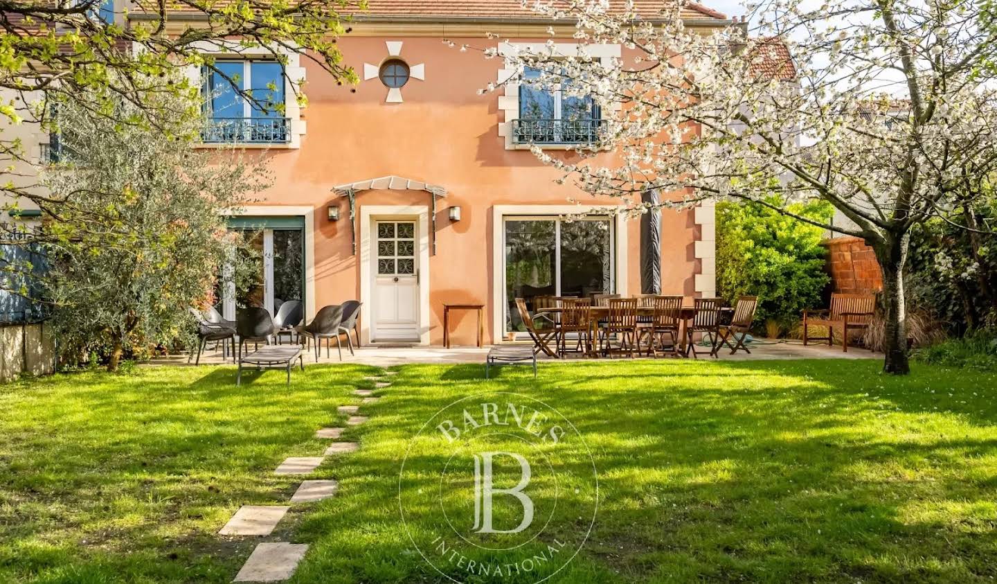 House with pool and garden Bois-Colombes