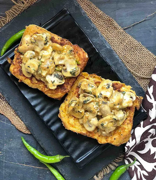 Chicken Tikka Garlic Bread Toast