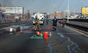The fire on the M1 Highway bridge in Braamfontein yesterday affected traffic on both directions.