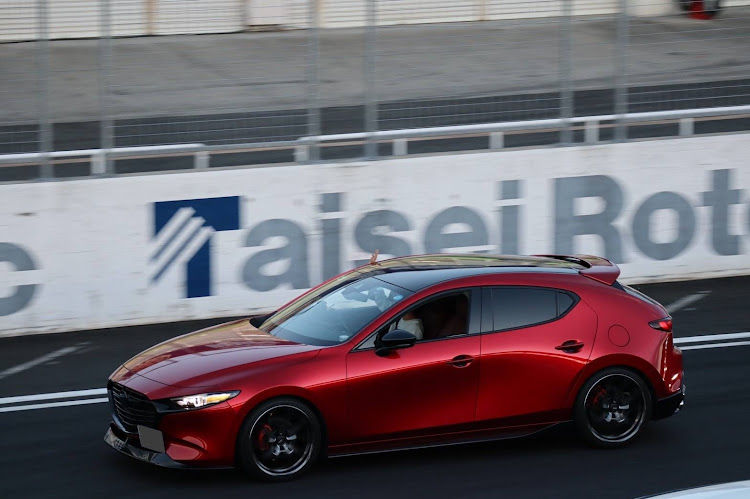 MAZDA3のマツダファンフェスタに関するカスタム事例の投稿画像1枚目
