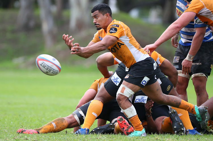 Free State Cheetahs scrumhalf Rudy Paige passes the ball during a SuperSport Rugby Challenge match against Western Province at the Green Point Track, Cape Town on July 1 2018.