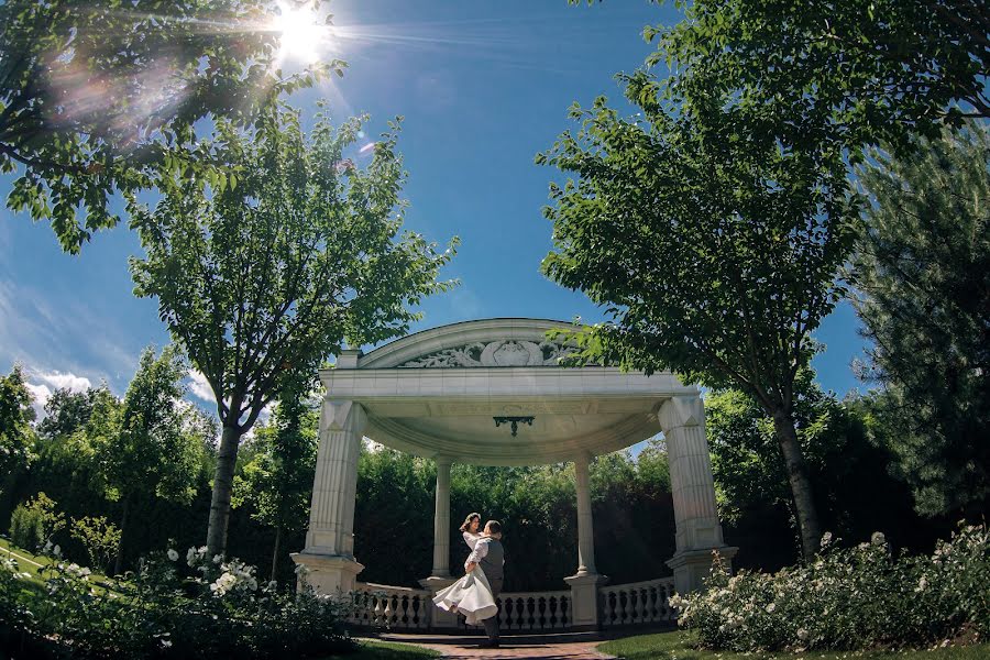 Fotógrafo de casamento Oleg Nemchenko (olegnemchenko). Foto de 12 de fevereiro 2022