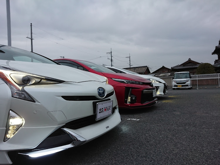 プリウスPHVのオフ会・コラボ撮影・プリウスPHVに関するカスタム事例の投稿画像2枚目