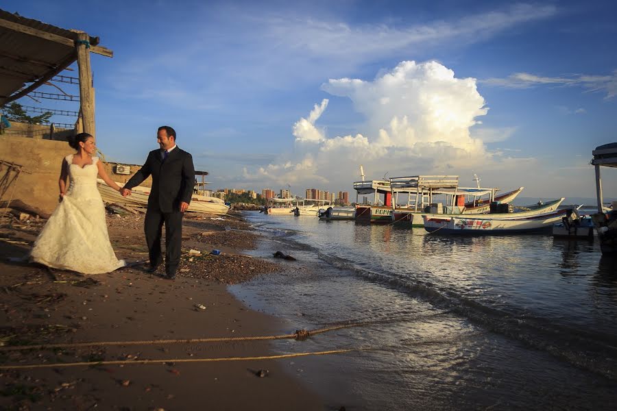 Wedding photographer Luis Guarache (luisguarache). Photo of 17 September 2014