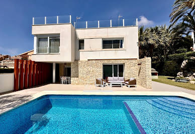 Villa with pool and terrace 5