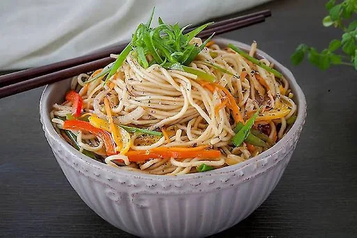 Classic Hakka Noodles