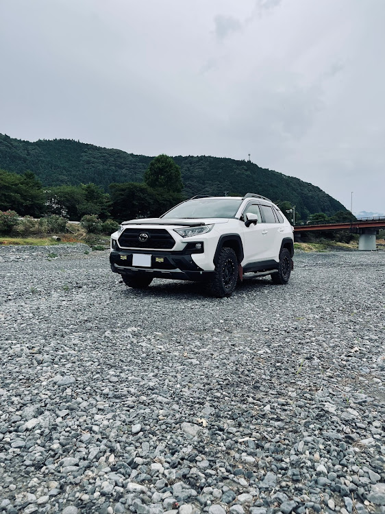 RAV4のYOKOHAMA GEOLANDER M/T・フジツボ(FUJITSUBO)・７月もよろしくお願いいたします・RAV4に関するカスタム事例の投稿画像3枚目
