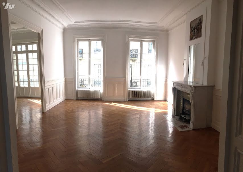 Vente appartement 6 pièces 220 m² à Saint-Etienne (42000), 259 000 €