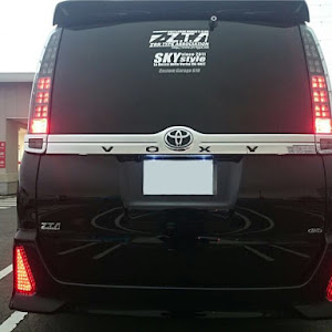 ヴォクシー ZRR80W