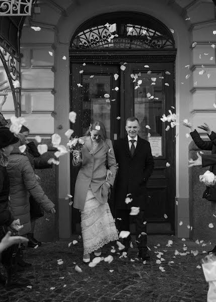 Fotógrafo de casamento Aleksandra Bukhareva (bukhareva). Foto de 18 de abril 2020