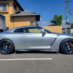 NISSAN GT-R R35