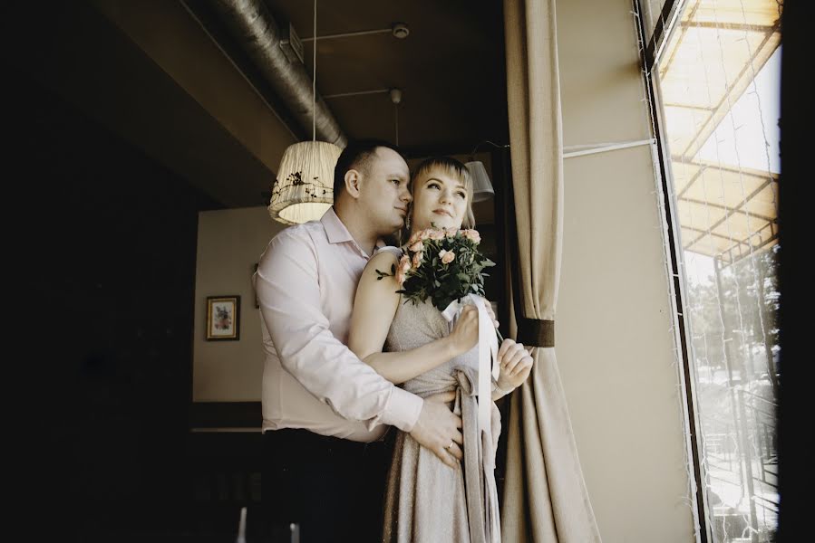 Fotógrafo de casamento Viktoriya Kim (vika16). Foto de 9 de abril 2019