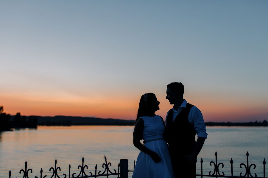 Fotógrafo de casamento Oksana Arkhipova (oksanaarkh). Foto de 26 de julho 2019